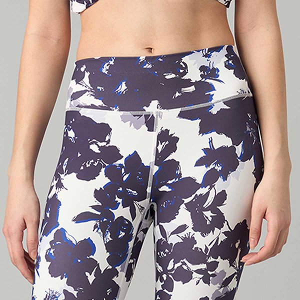 レギンスウエスト部分クローズアップ