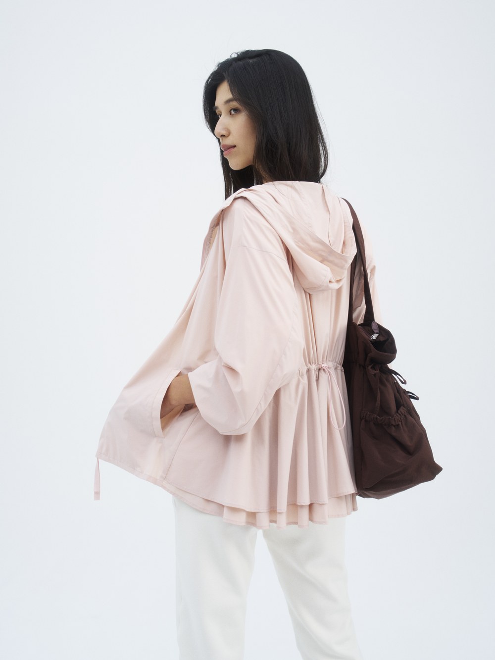 Back Flare Airy Jacket 着用イメージ