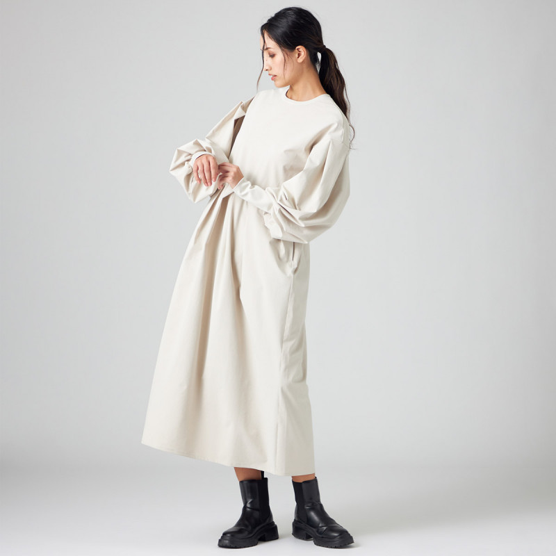 タフタワンピース