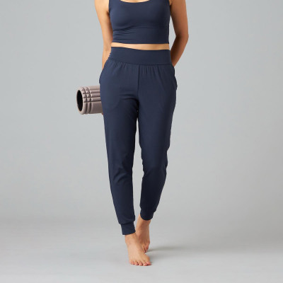 新色入荷 Motion ジョガーパンツ