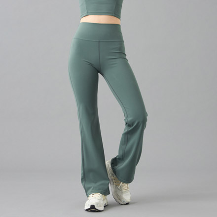 Boost フレアパンツ