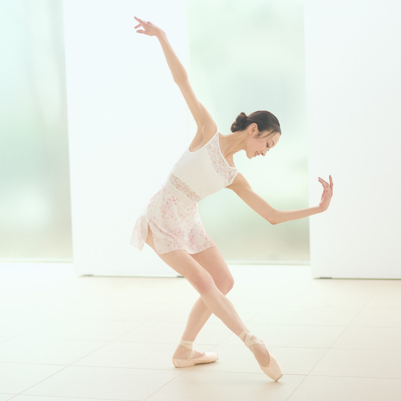 MAY NAGAHISA】ノースリーブレオタード 商品ページ | チャコット