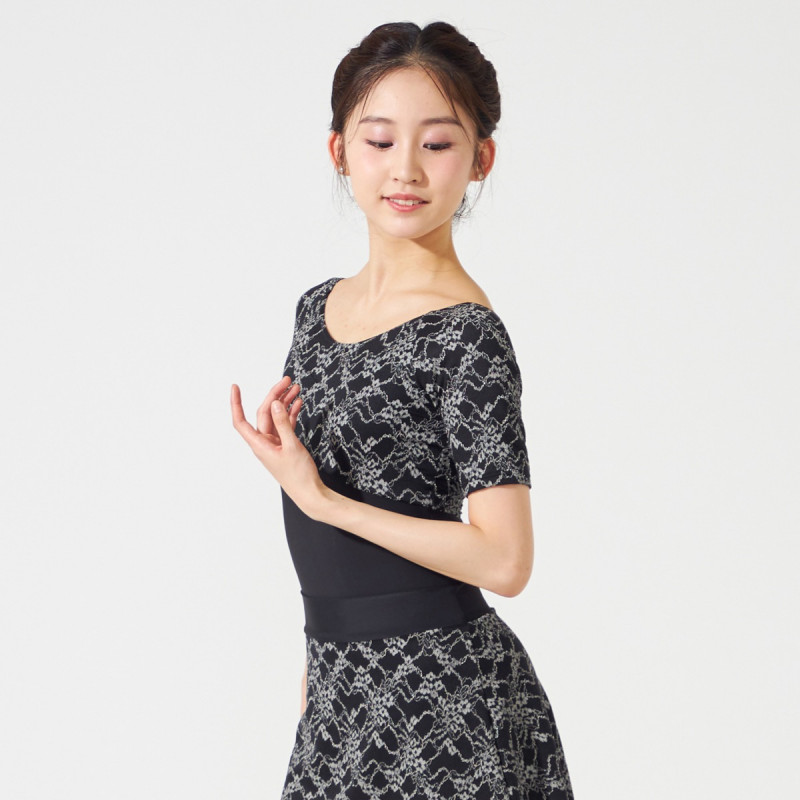 ハーフスリーブレオタード 商品ページ | チャコットオンラインショップ