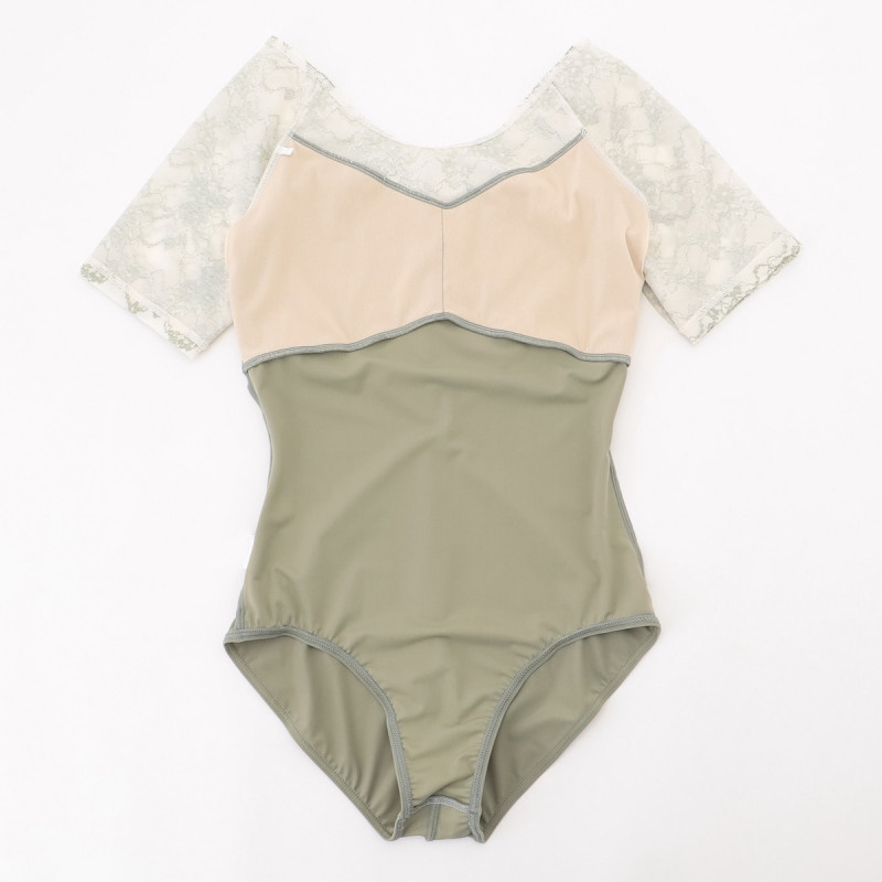 stinaハーフスリーブ　レオタード　ベージュ系　M ハーフスリーブレオタード 商品ページ | チャコットオンラインショップ