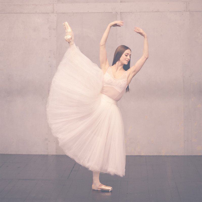 チャコット Nelaライン ノースリーブレオタード M Nela ライン】ノースリーブレオタード 商品ページ | チャコット