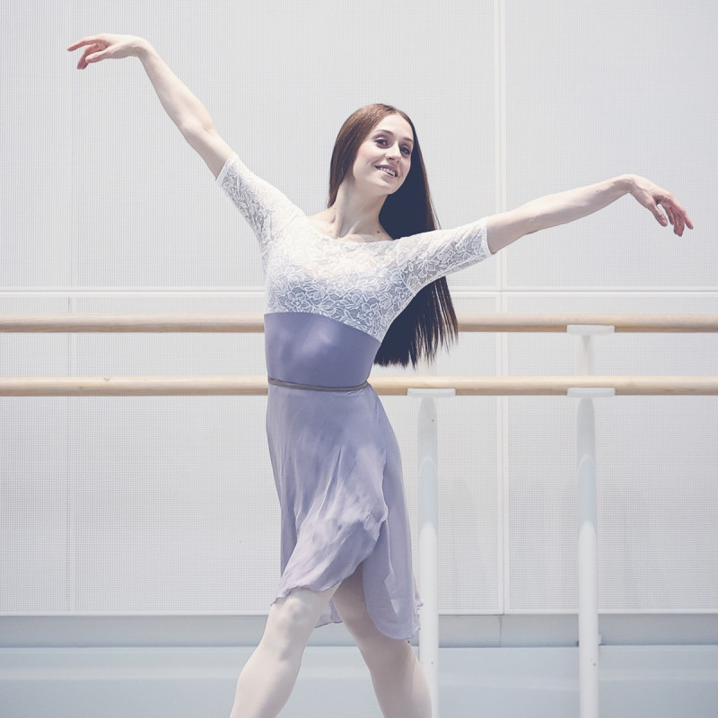 マリアネラ チャコット nela レオタード Nela ライン】ハーフスリーブレオタード 商品ページ | チャコット