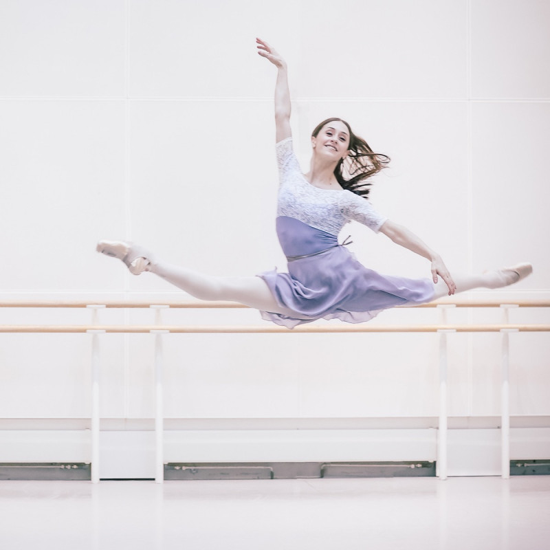 Nela ライン】ハーフスリーブレオタード 商品ページ | チャコット