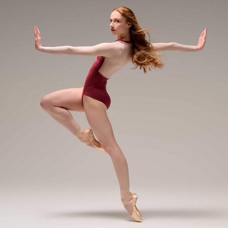 チャコット　フリード　ロングスリーブ　レオタード チャコット 未使用 FREEDロングスリーブ長袖 レオタードハニーベージュ