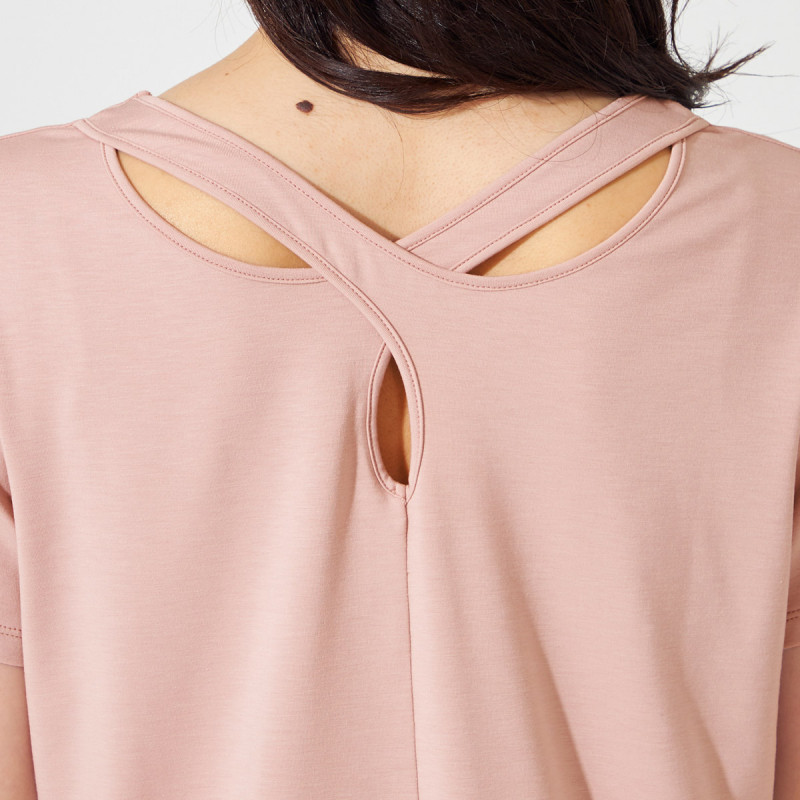 バッククロスアクセントTシャツ 商品ページ | チャコットオンライン