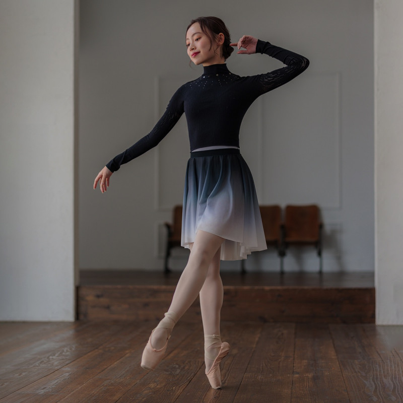 ノーソーイングニット】スタッズハイネックショートトップ 商品ページ