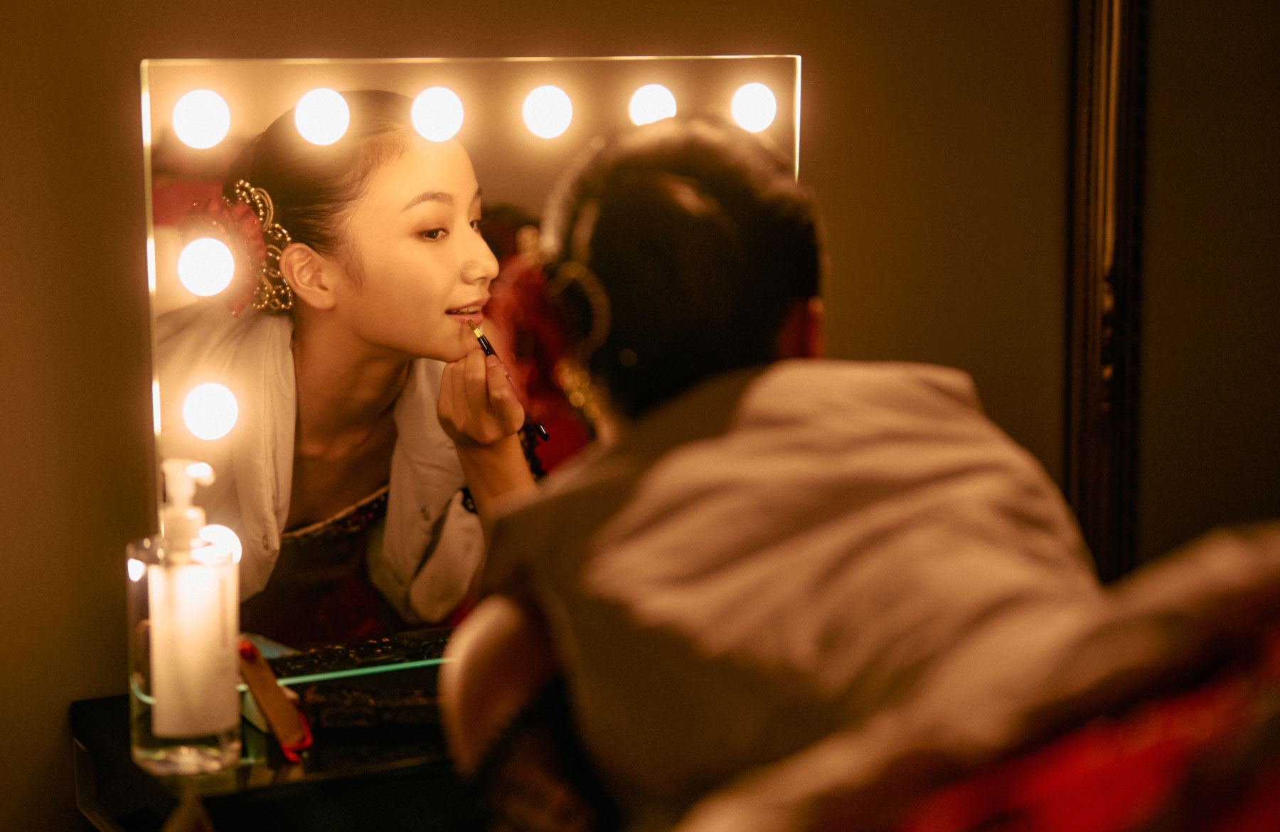 もっと舞台映えするヘアメイクのためのヒントが詰まった、特集をご紹介。